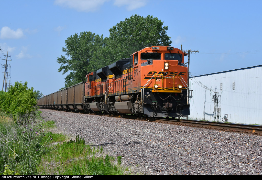 BNSF 8776